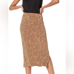 NEW | Amazon Essentials | Pull-On Knit Skirt